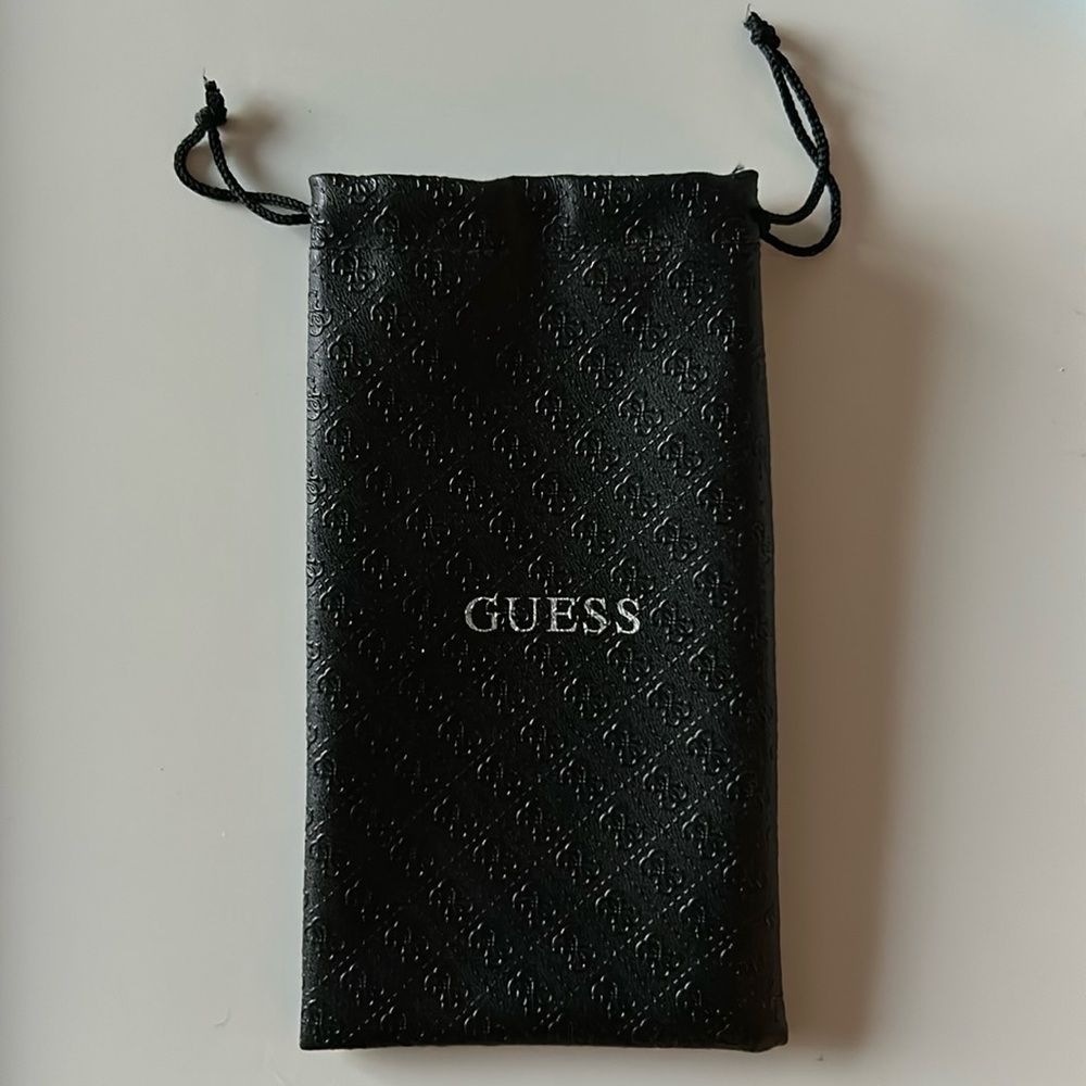 GUESS Glasses Case